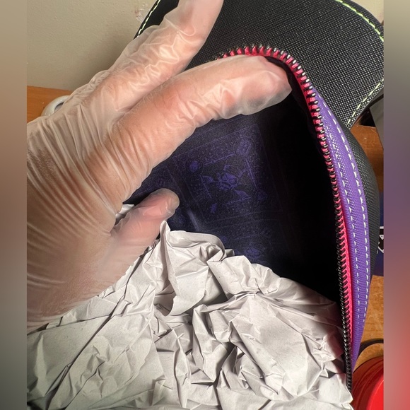 Disney Villains x Loungefly Dr Facilius Glow in the dark bag NWT - Picture 13 of 16